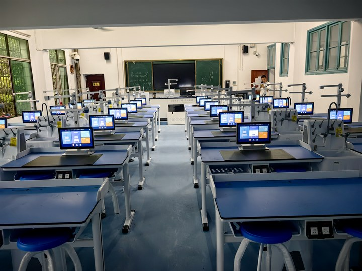 武潭镇中心学校