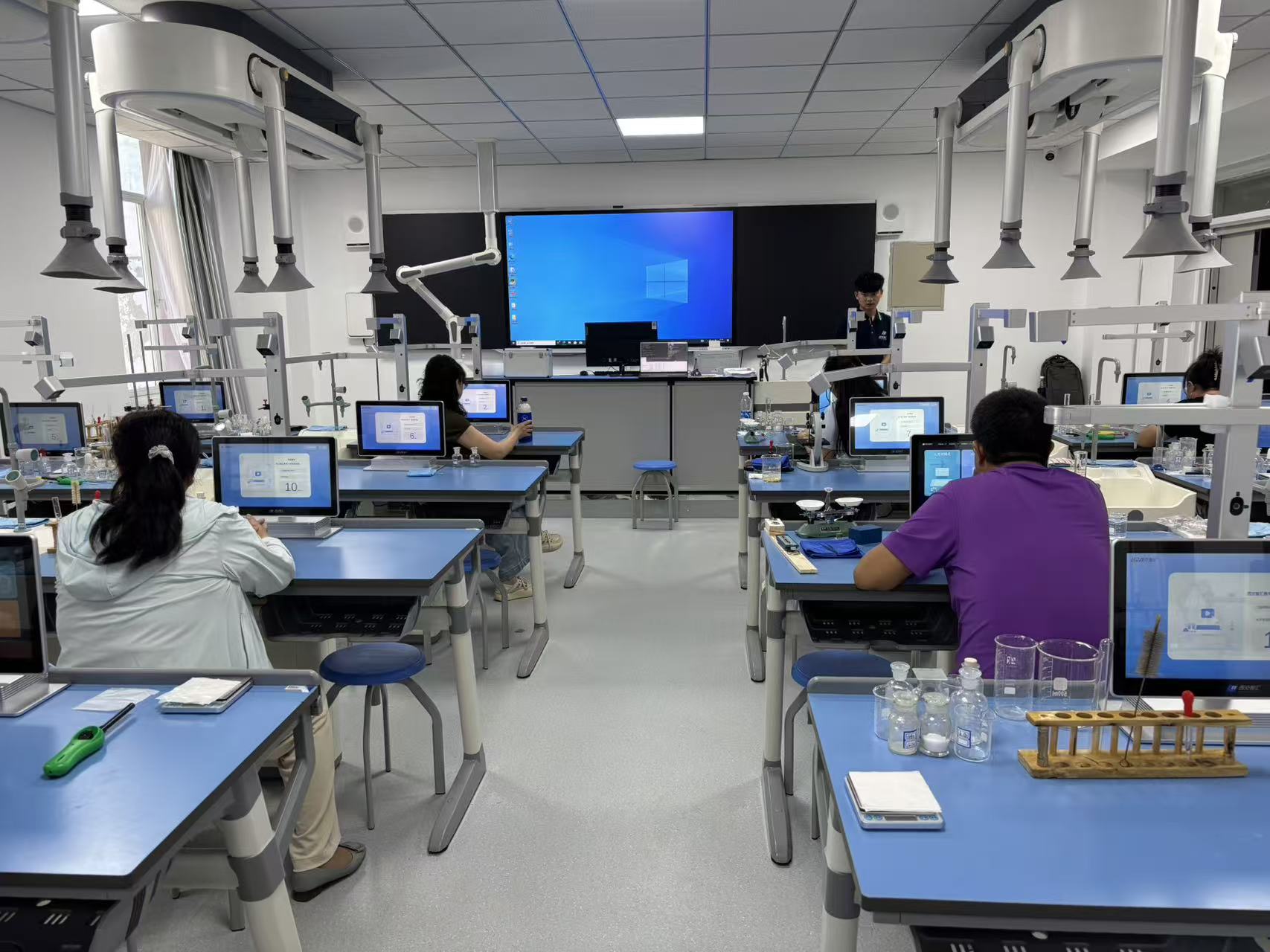 二连浩特第二中学