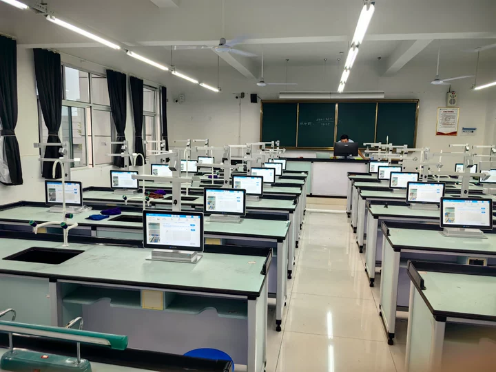 蓝山县塔峰中学