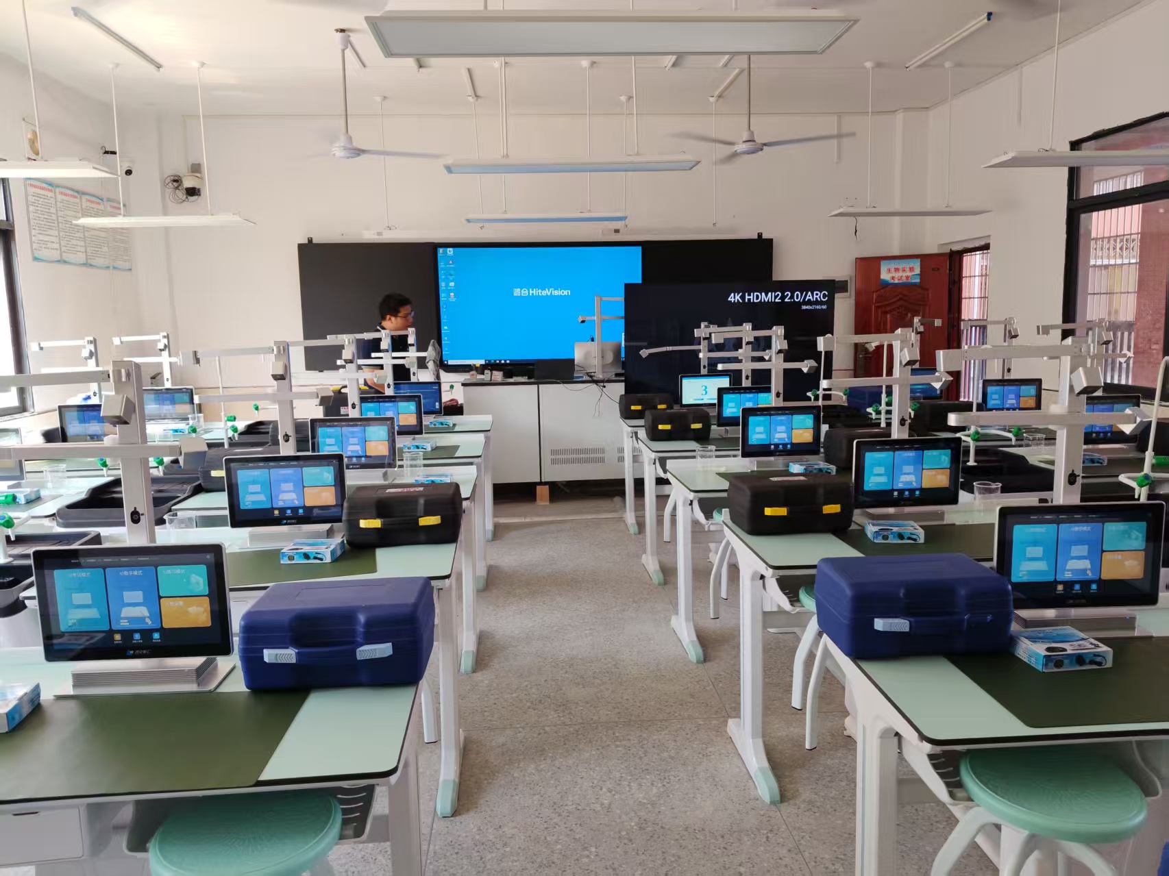 蓝山县民族中学