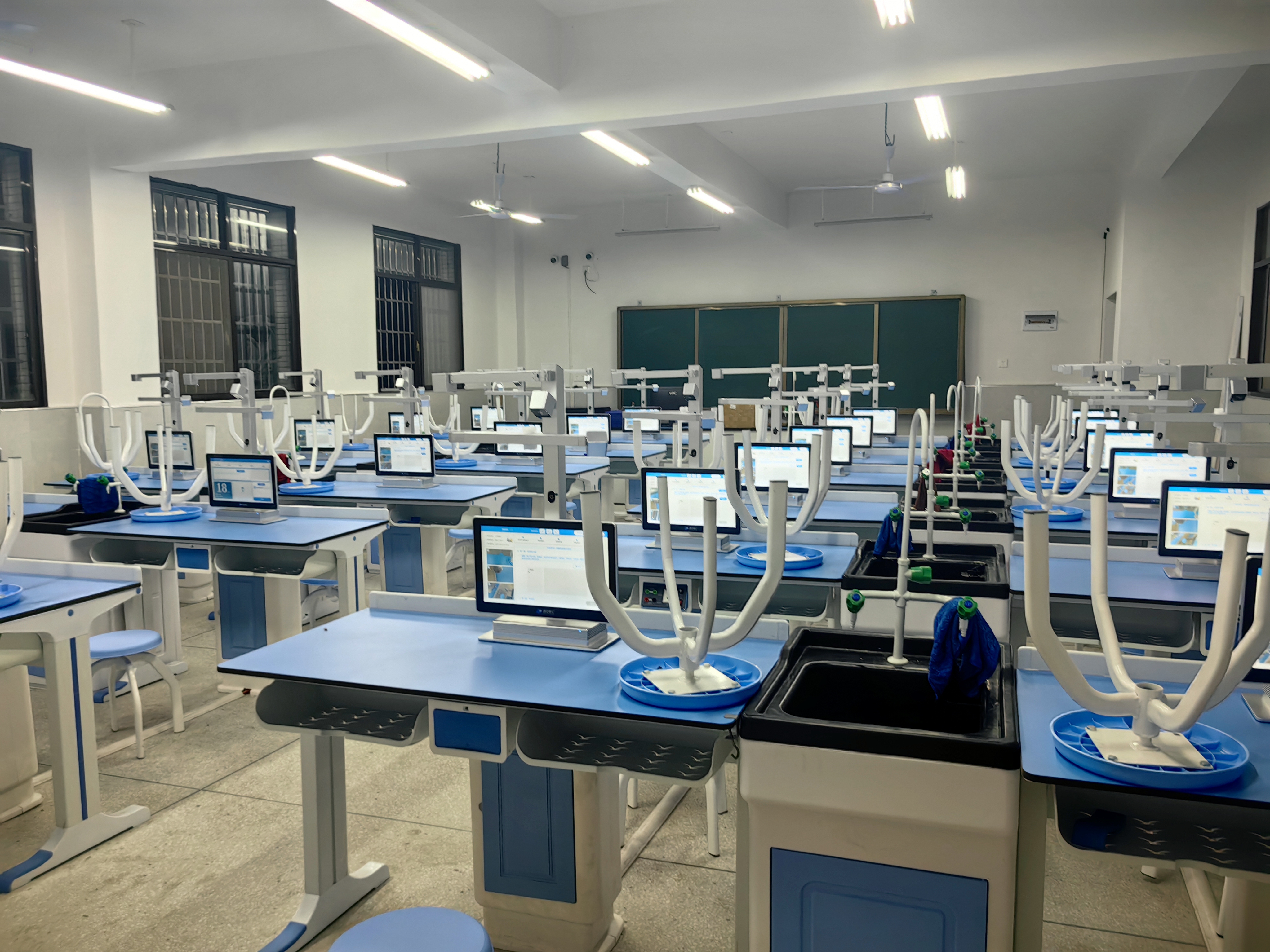 桃花江镇中心学校(本部)2 桃花江镇中心学校(本部)2