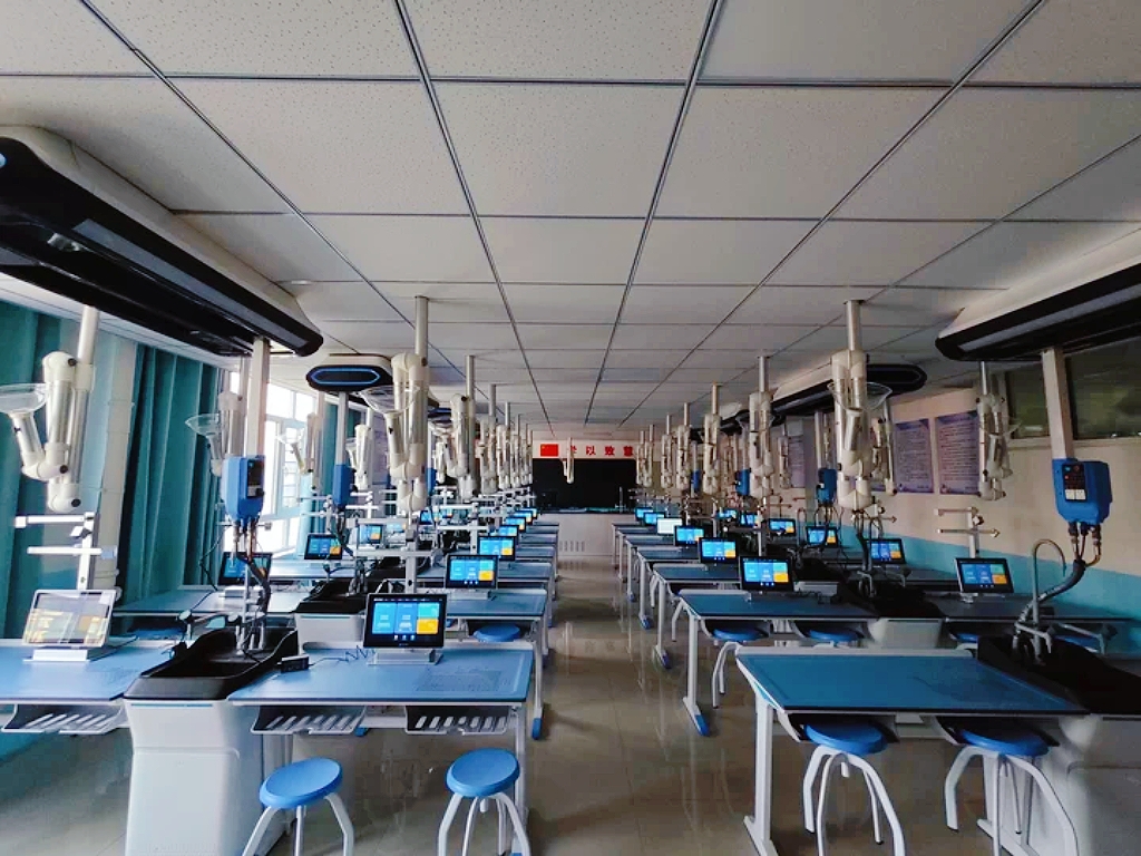 博乐市汉博中学